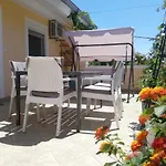 Warm Terrace Apartments